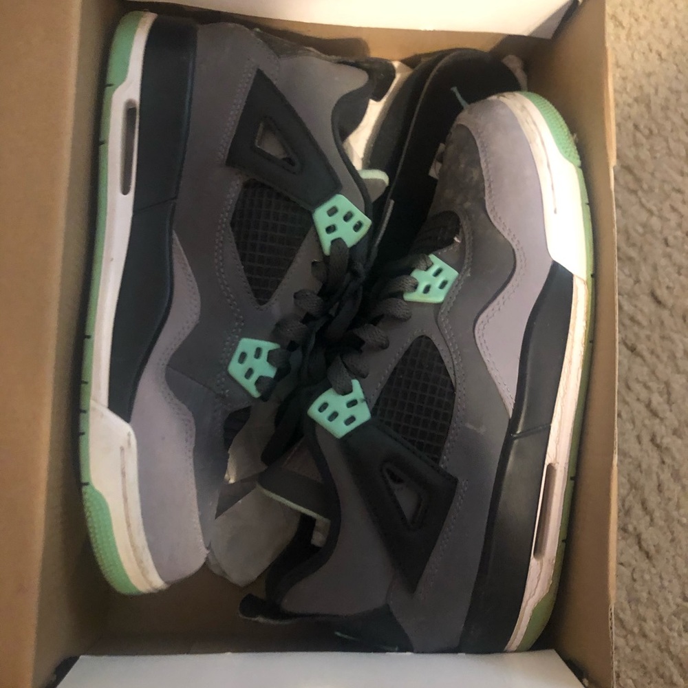 Jordan 4 green glow